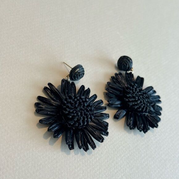 Boho Black Floral Earrings N1452 - Picture 5 of 5